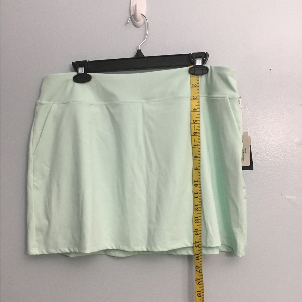 Tommy Bahama golf skorts - Picture 8 of 16